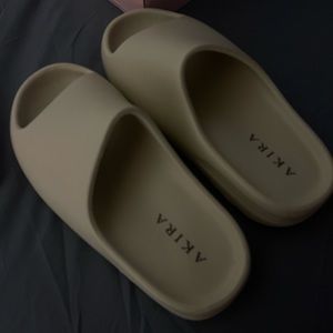 Yeezy slides dupes